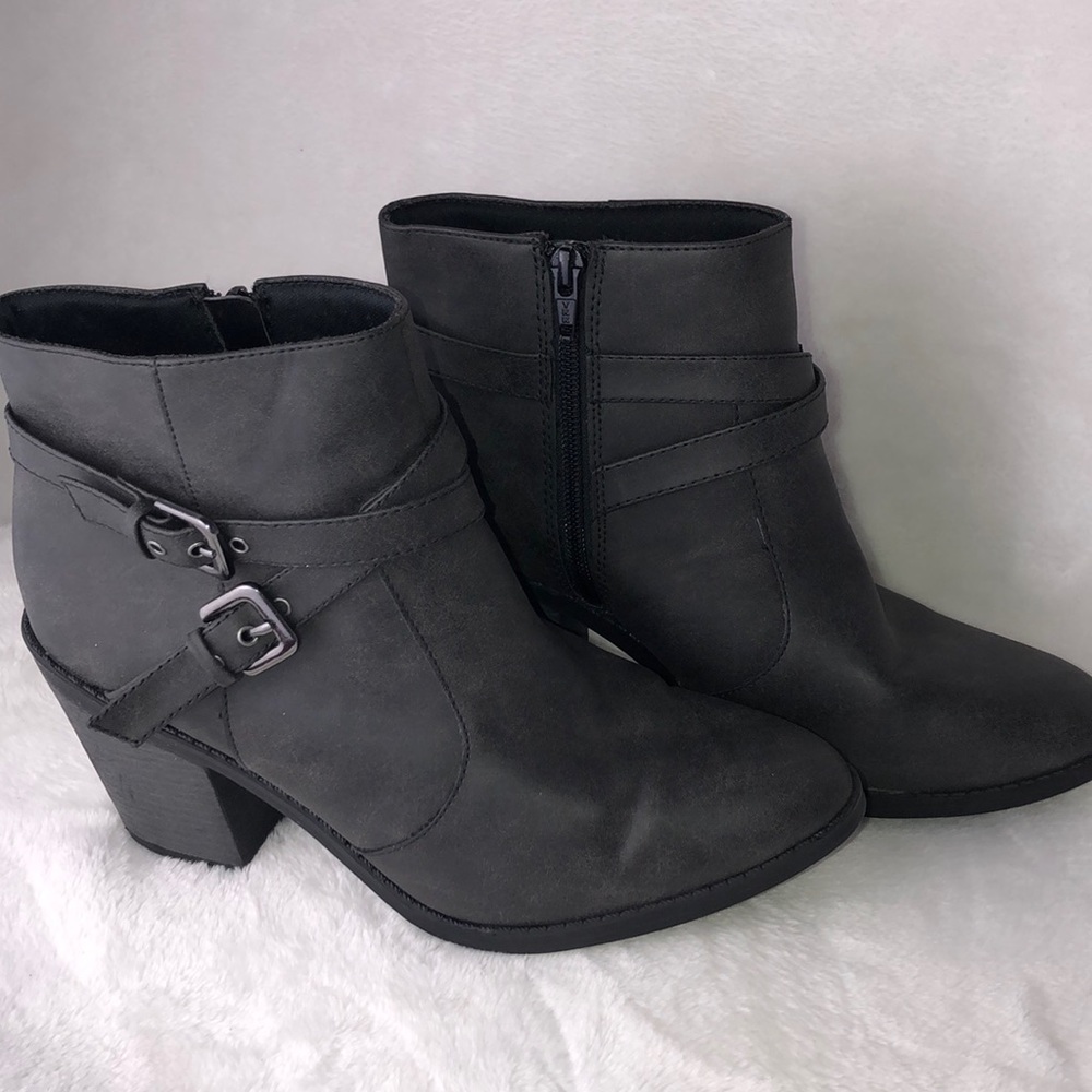 Faded glory heeled boots size 9